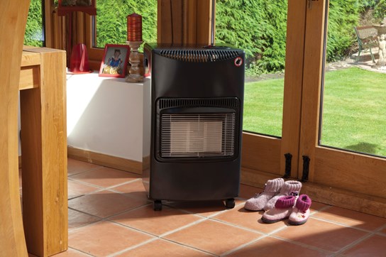 505-117-lifestyle-heatforce-indoor-heater-5-scaled.jpg